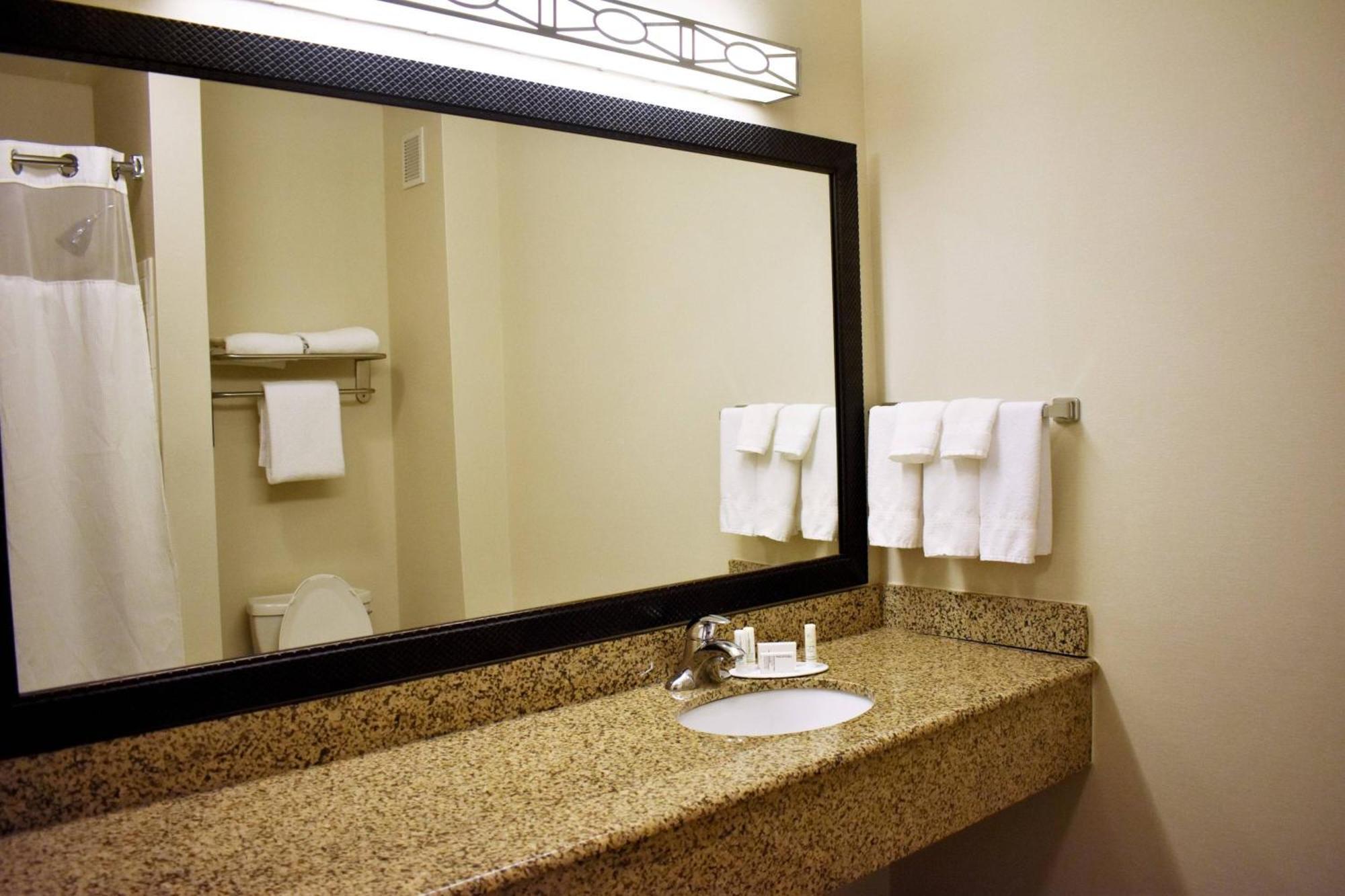 Fairfield Inn And Suites By Marriott Strasburg Shenandoah Valley Eksteriør billede